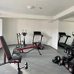 Cute Apartments With Gym, Rooftop Terraces And Laundry