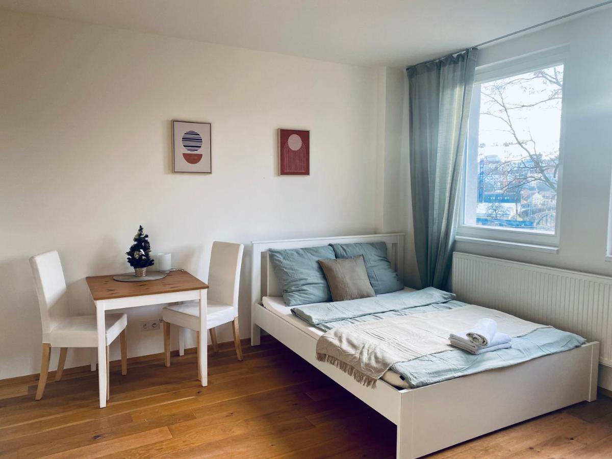 Cute With Gym, Rooftop Terraces And Laundry Appartamento Praga